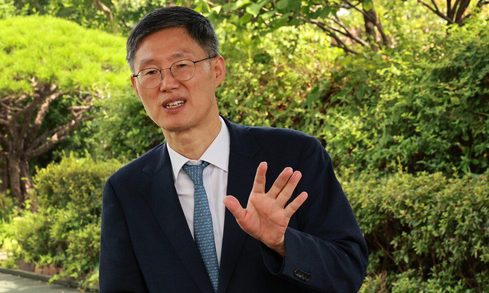 문형배: 문형배 “대법관 증원만 강조하는 건 환자 진단 전 수술부터 하는 격”